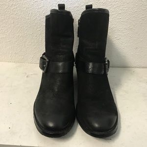 Donald J Pliner black short boots